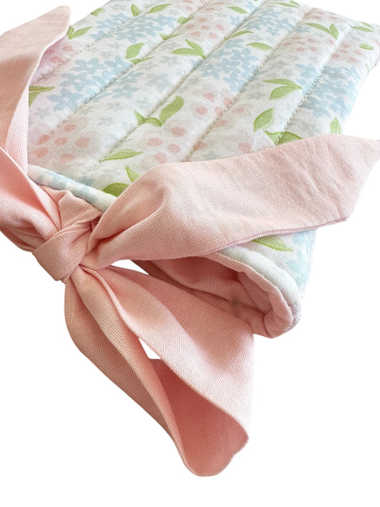 Hydrangea Quilted Bow Tie Kindle Sleeve