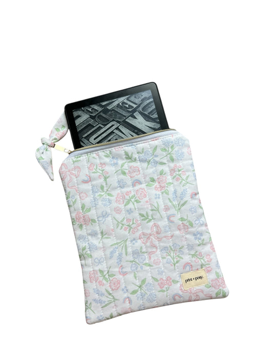 Elsie Quilted Kindle Sleeve