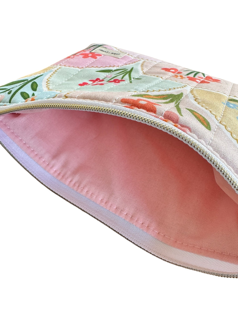 Daisy Mosaic Quilted Zipper Pouch