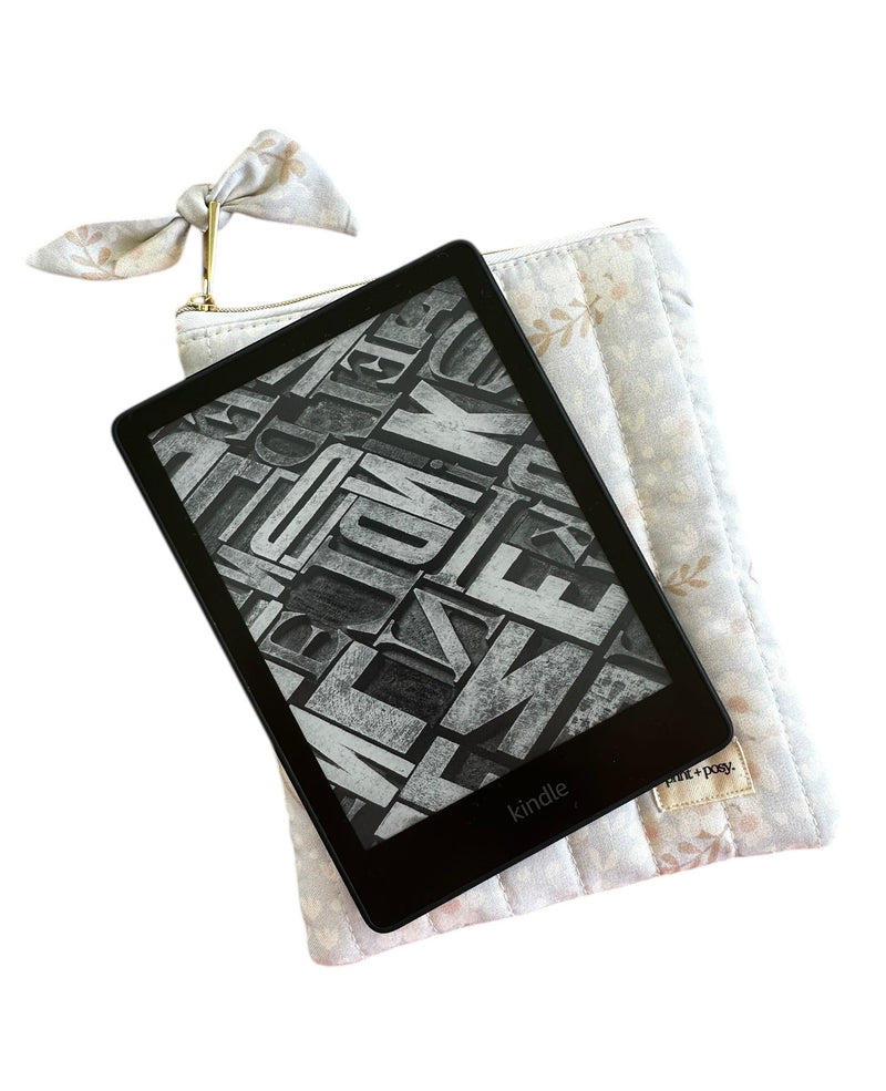 Snowdrop Quilted Kindle Sleeve