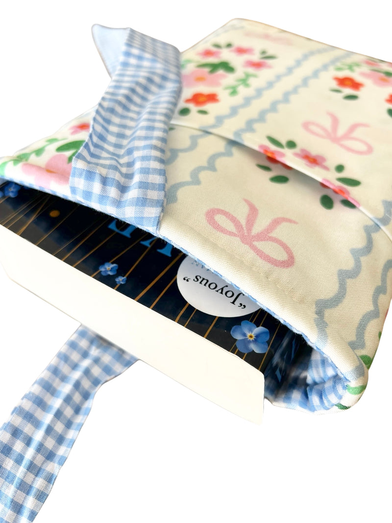 Cottage Bows Pocket Book Sleeve