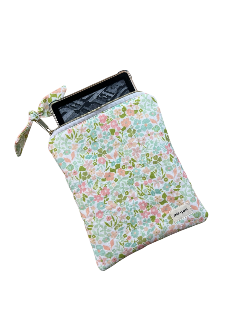 Quilted e-Reader Sleeve Sewing Pattern