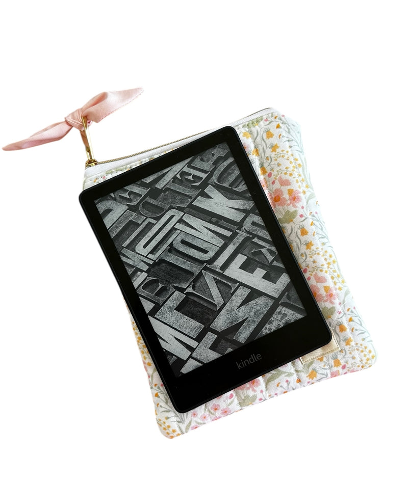 Bouquet Quilted Kindle Sleeve
