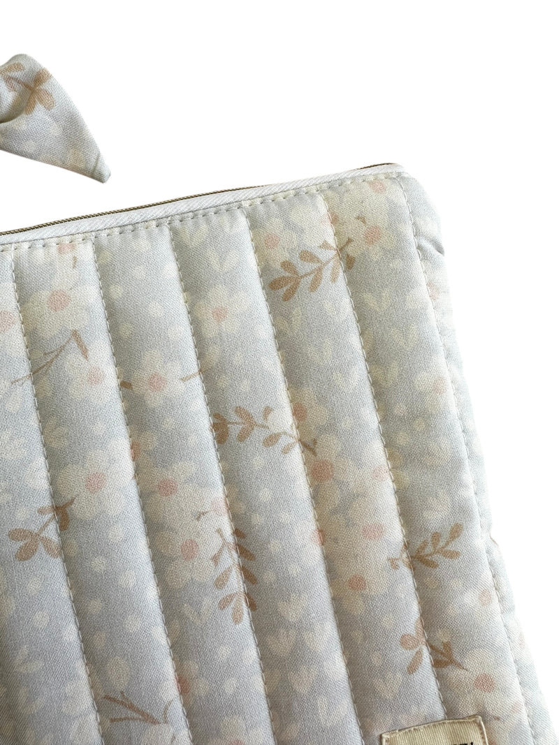Snowdrop Quilted Kindle Sleeve