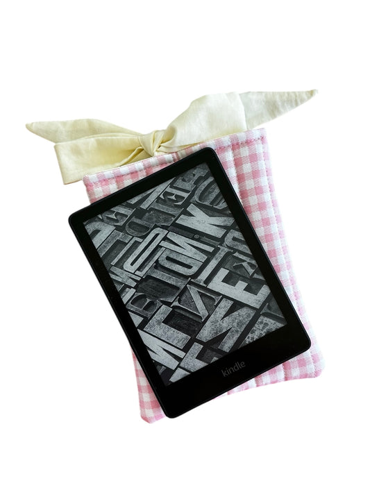 Rosa Gingham Quilted Bow Tie Kindle Sleeve