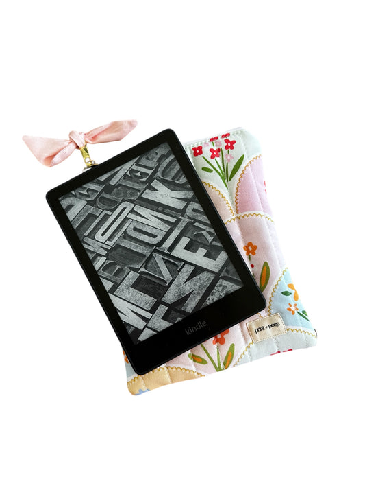Daisy Mosaic Quilted Kindle Sleeve