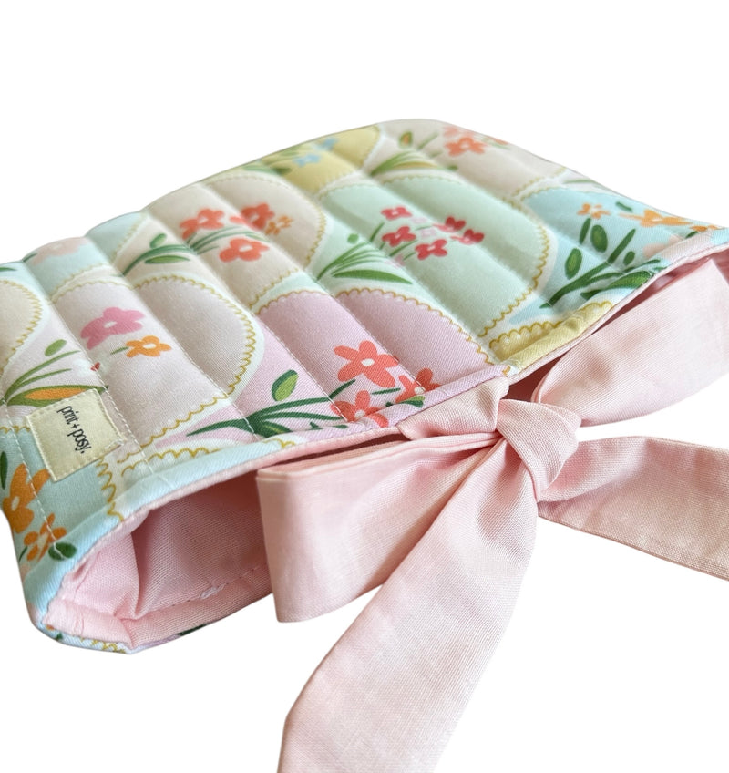 Daisy Mosaic Quilted Book Sleeve