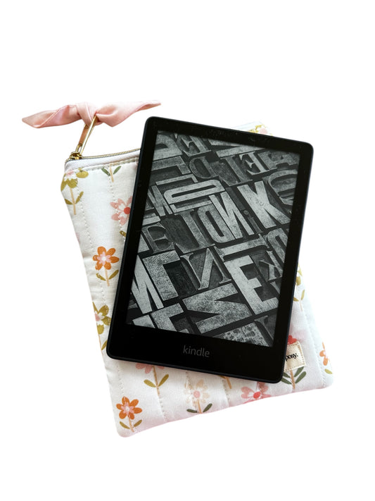 Wildflower Quilted Kindle Sleeve